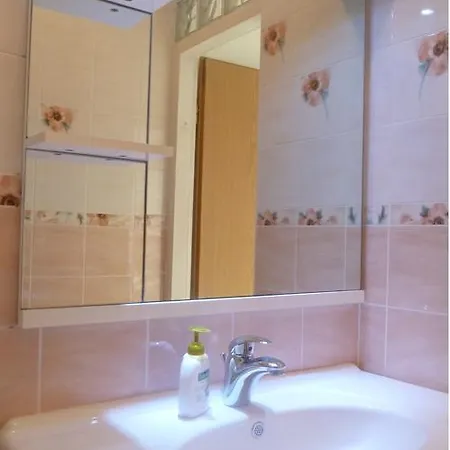 Rose Apartment *